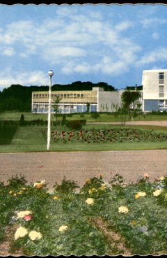 IDEFHI. Centre départemental de l’Enfance de Canteleu [carte postale]