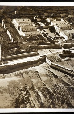 Île de Ré. Saint-Martin-de-Ré. Vue aérienne du bagne [carte postale]